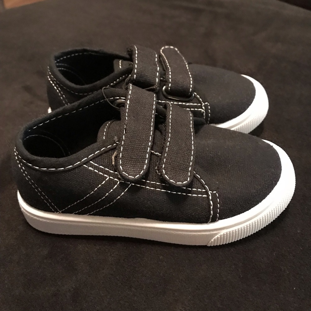 NWT BLACK SNEAKERS WITH VELCRO STRAPS - Picture 3 of 6
